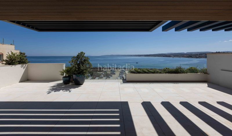 Foto 07165565-4d5e-405f-8415-512b3afbba50. Apartament amb calefacció aparcament piscina a puerto de Estepona Estepona