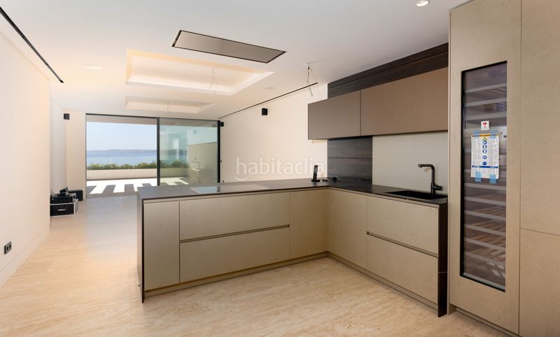 Foto 3878626b-e619-43fe-a80d-79f07cb8f972. Apartament amb calefacció aparcament piscina a puerto de Estepona Estepona