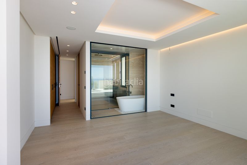 Foto 59435e6c-8f61-40e2-81c8-195af2beaab8. Apartament amb calefacció aparcament piscina a puerto de Estepona Estepona