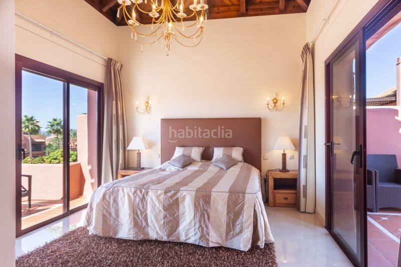 Foto 1af13e28-b00e-4114-9e5d-164e5d3ece1c. Àtic amb aparcament piscina a Guadalmansa Estepona