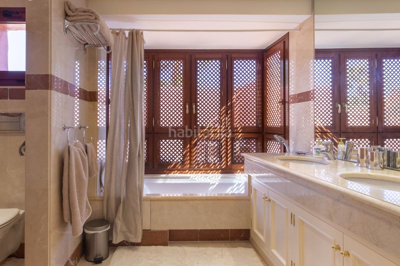 Foto d92d19e6-5408-4db9-a84f-4f3c523dca77. Àtic amb aparcament piscina a Guadalmansa Estepona