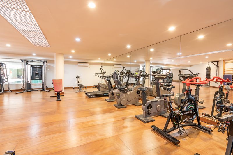 Foto fb1aa1e6-68cd-4a87-852e-bb8a3bd5810b. Planta baixa amb aparcament piscina a Guadalmansa Estepona