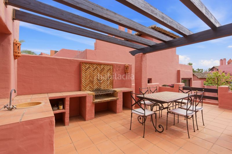 Foto c88daaef-fe05-4910-b26c-d953b4790ac6. Àtic amb aparcament piscina a Guadalmansa Estepona