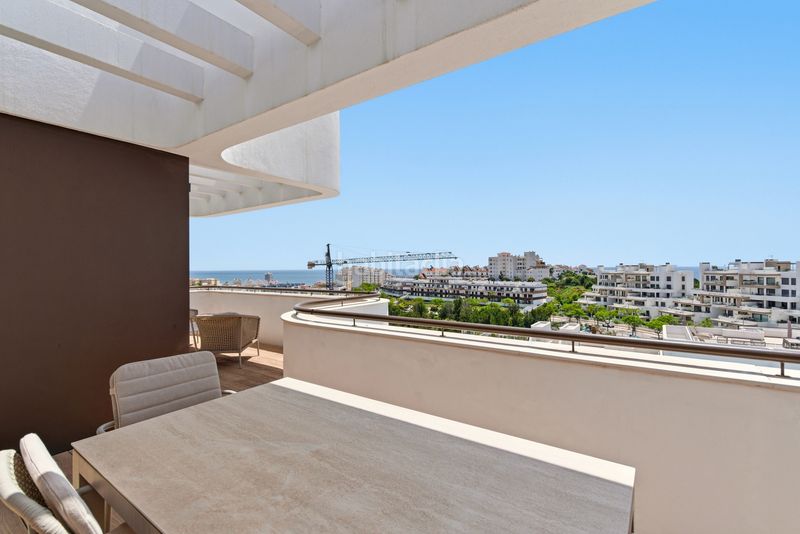 Foto a6690255-f96a-451c-9b2d-ca42e3fb2ad6. Àtic amb aparcament piscina a Huerta Nueva Estepona