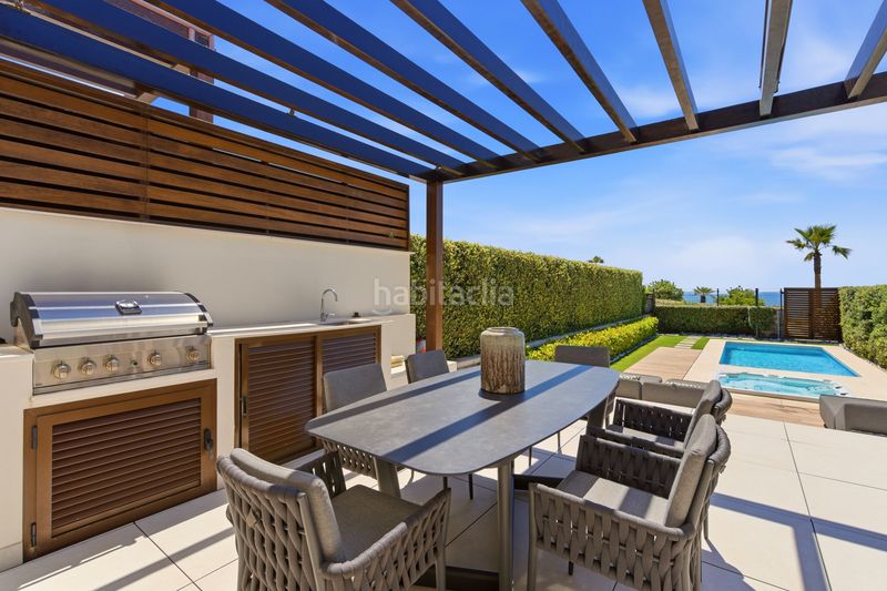 Foto 655df11a-57ec-4aca-9e6c-57876971e3db. Casa adossada amb aparcament piscina a El Velerín Estepona
