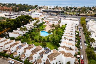 Reihenhaus in Bel - Air. Adosado de 3 dormitorios con jardín privado y amplias terrazas e