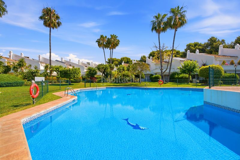 Foto 3b04faa1-130d-4b7f-b6eb-aca8861e1ede. Casa adossada amb aparcament piscina a Bel - Air Estepona