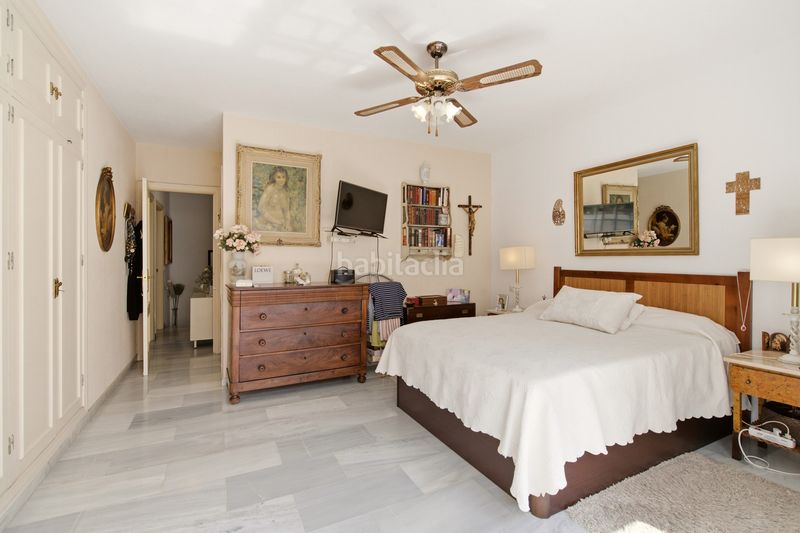 Foto 4695c686-d08c-4b48-bac9-04a32523d069. Casa adossada amb aparcament piscina a Bel - Air Estepona