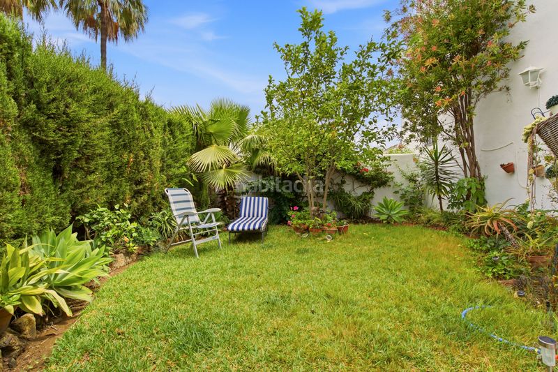 Foto 50ebe0e2-d90c-4ff5-b681-b3e812836b13. Casa adossada amb aparcament piscina a Bel - Air Estepona