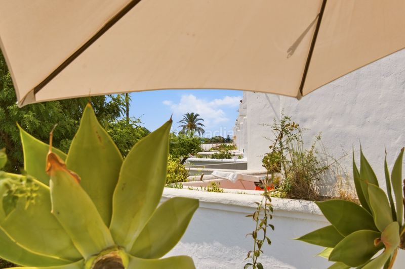 Foto 7296194d-0ec5-4eba-8928-8951476d6e6b. Casa adossada amb aparcament piscina a Bel - Air Estepona