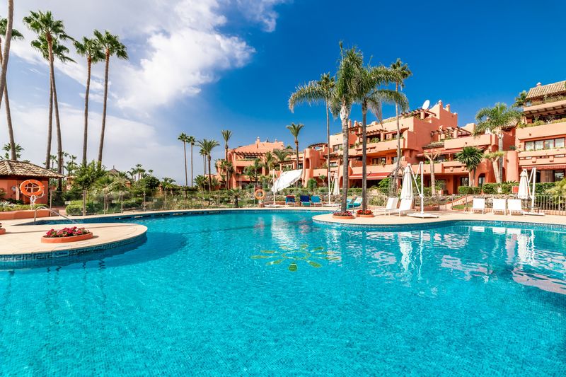 Foto 07e33f2c-7f25-4f20-ab8e-1f3994f70e44. Apartament amb aparcament piscina a Guadalmansa Estepona