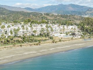 Àtic  Dominion beach 0. Ático renovado con vistas al mar en dominion beach, estepona
