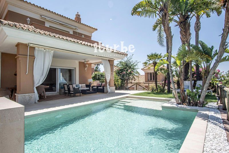 Foto 279d30a8-6933-4851-876f-0e57be8863de. Alquiler casa en eagle-santa clara golf 14 maris golf villa en Marbella