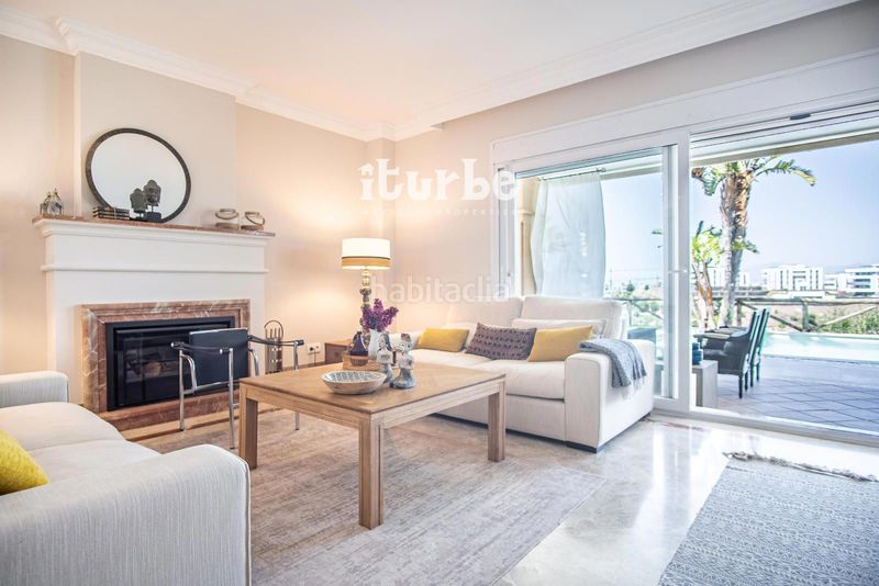 Foto e974b54f-48d6-4c9c-8fce-96ef8403cb10. Alquiler casa en eagle-santa clara golf 14 maris golf villa en Marbella