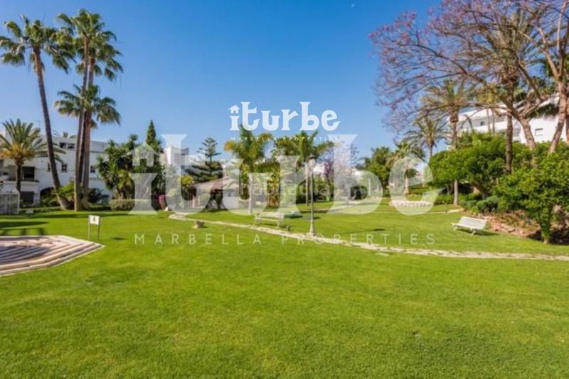 Foto 441b9608-864a-4e1e-a86c-fa447ab60258. Lloguer àtic a bulevar príncipe alfonso de hohenlohe a Marbella