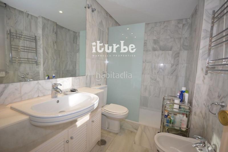 Foto 8782ac97-f3db-4070-adb0-0cd567f4c353. Rent penthouse in bulevar príncipe alfonso de hohenlohe in Marbella
