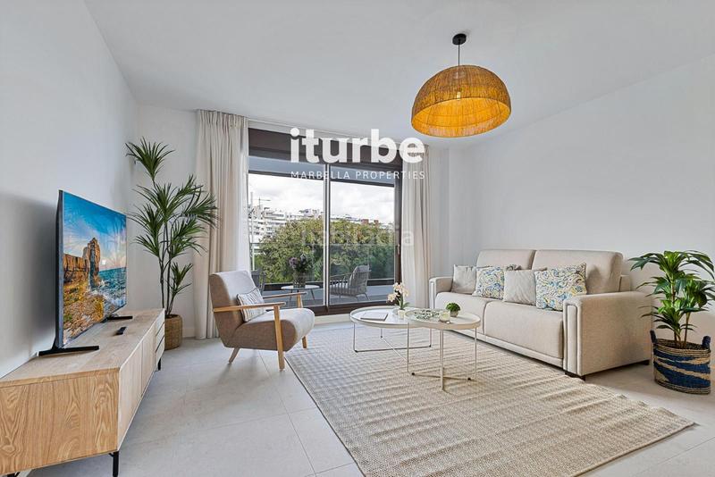 Foto f174fed4-eca6-4c73-9e75-f1dd64500420. Alquiler piso moderno apartamento las mesas homes ii en Estepona