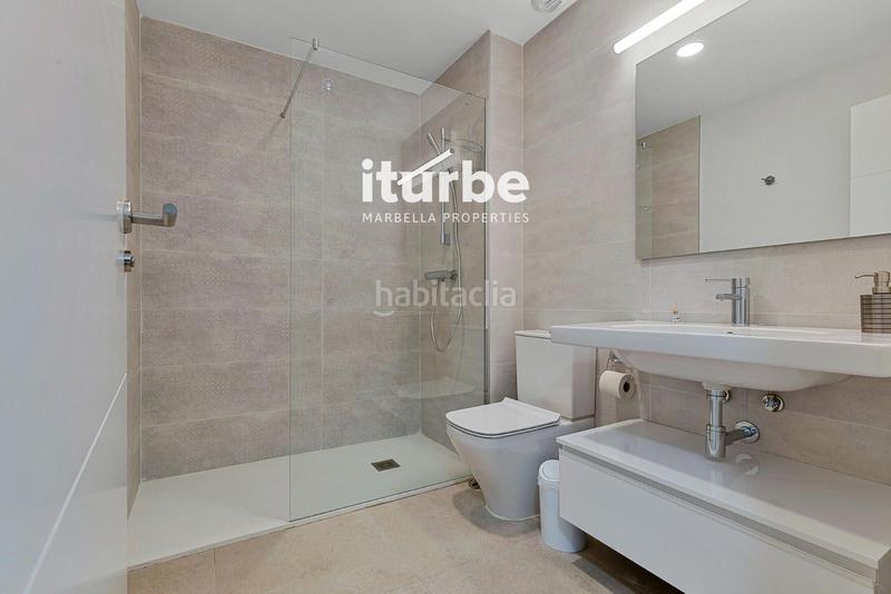 Foto 119ca6a4-a724-4cd1-a185-cb94572f7dc8. Miete etagenwohnung mit parking pool in puerto de Estepona Estepona