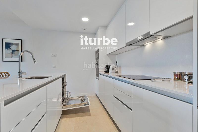 Foto 372e261e-5406-48d3-9787-52109c7a60c7. Miete etagenwohnung mit parking pool in puerto de Estepona Estepona