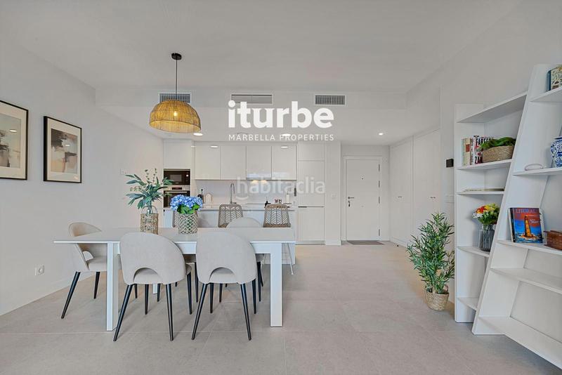 Foto 369257ae-13b2-4f21-b214-9de3566898f9. Rent flat with parking pool in puerto de Estepona Estepona