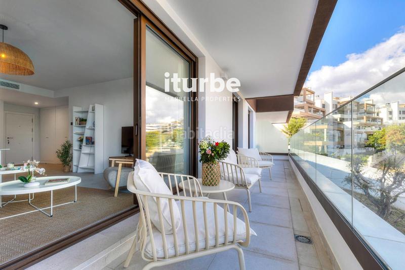 Foto 69bc7118-f67f-4bf6-beac-341cbdbb8809. Rent flat with parking pool in puerto de Estepona Estepona