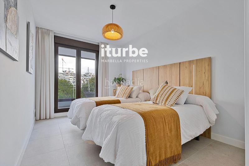 Foto 9caf14fd-79d6-4ac0-9b62-244f35486d7c. Rent flat with parking pool in puerto de Estepona Estepona