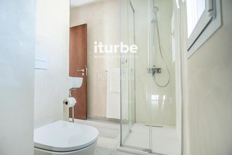 Foto 3fc12bb3-d03f-4d9e-aa91-c7fe5f574c2b. Affitto casa con parcheggio piscina in Las Lomas de Río Verde Marbella