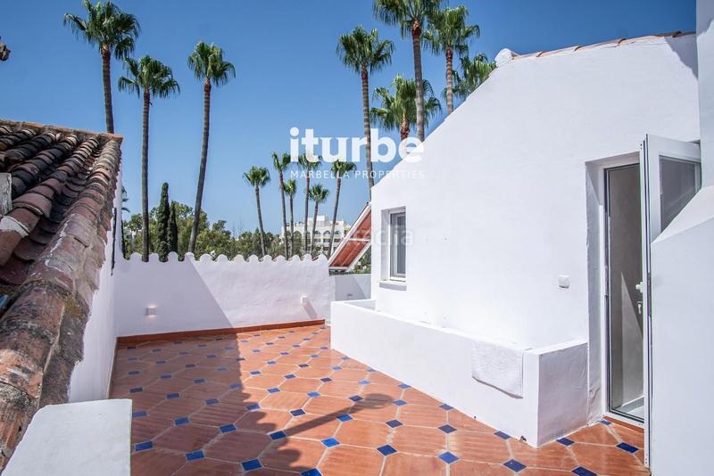 Foto 51249dfd-e7bc-434e-917d-f77c2bb03062. Affitto casa con parcheggio piscina in Las Lomas de Río Verde Marbella