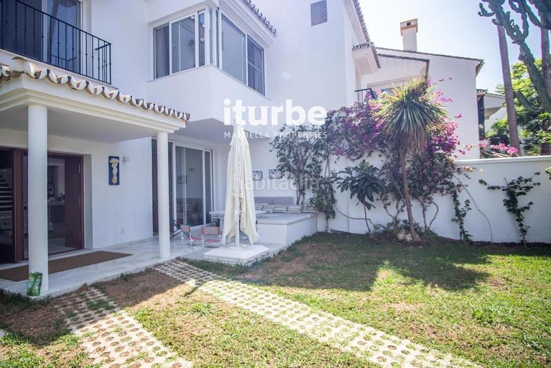Foto eae66bd2-b0fa-4739-97aa-426d121bf77a. Affitto casa con parcheggio piscina in Las Lomas de Río Verde Marbella