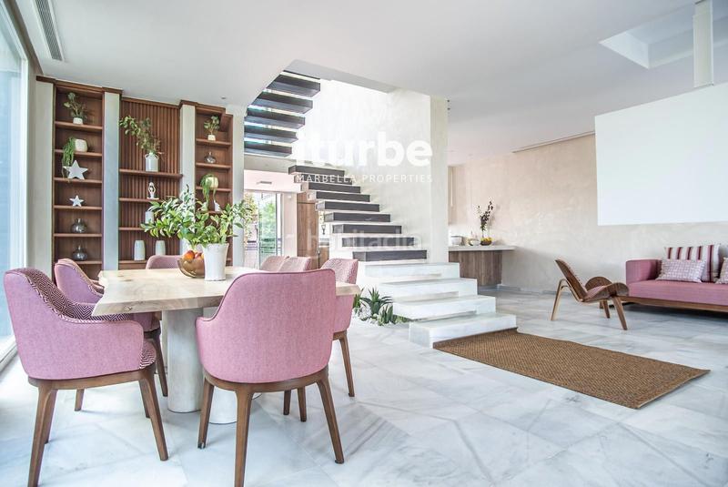 Foto 1106f0f5-d18b-4d50-8299-73346a07067b. Lloguer casa amb aparcament piscina a Las Lomas de Río Verde Marbella