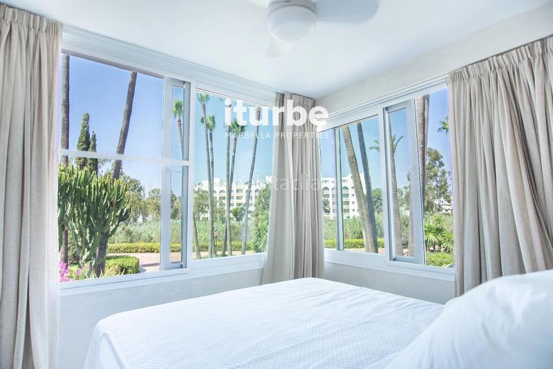 Foto a6ee9aac-f652-431a-8fa7-3140a5cea6f4. Lloguer casa amb aparcament piscina a Las Lomas de Río Verde Marbella