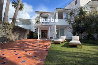 Location Maison  Del rio-rio verde playa. Adosado en primera linea de playa junto a puerto banus.