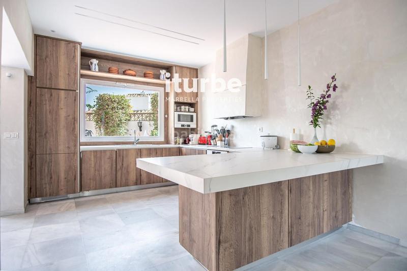 Foto 2102335a-e17c-468d-9cc4-9885291bd7ea. Miete haus mit parking pool in Las Lomas de Río Verde Marbella