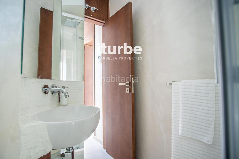 Foto 345679c5-7681-44b1-ba0a-5cd098f93a6a. Miete haus mit parking pool in Las Lomas de Río Verde Marbella