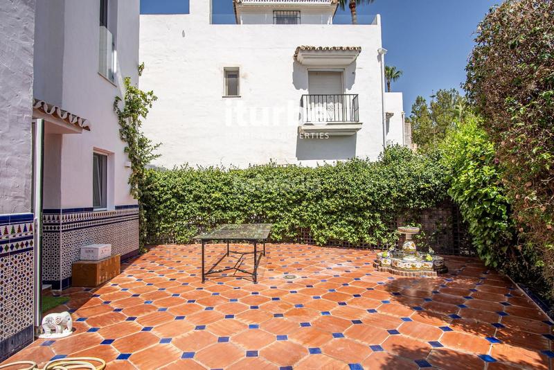 Foto 6892f62c-7ff9-4ca9-b3b0-785857b10be1. Miete haus mit parking pool in Las Lomas de Río Verde Marbella