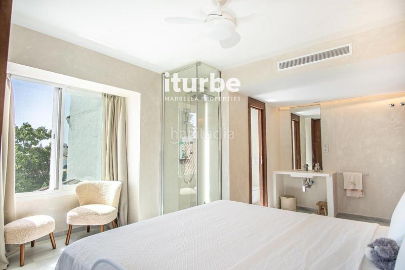 Foto 94b5bf6c-8515-43b3-8ca9-301f217c18f3. Miete haus mit parking pool in Las Lomas de Río Verde Marbella