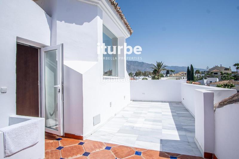 Foto 9b83beef-4bf1-40a0-ba00-1dd94365fad8. Miete haus mit parking pool in Las Lomas de Río Verde Marbella