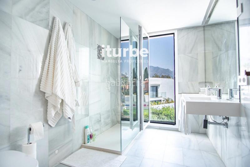 Foto f99a5474-c098-4a2d-9f0b-187c2063c115. Miete haus mit parking pool in Las Lomas de Río Verde Marbella