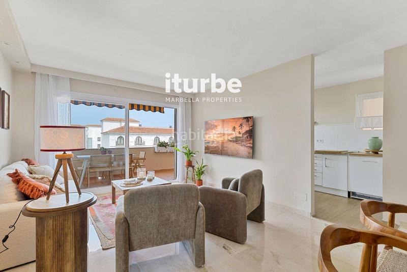 Foto 8544284d-e435-468e-92f4-331a6766c5ae. Ático luminosa, amplia y con impresionantes vistas a 12 minutos andando de la playa, junto a puerto banús. en Marbella