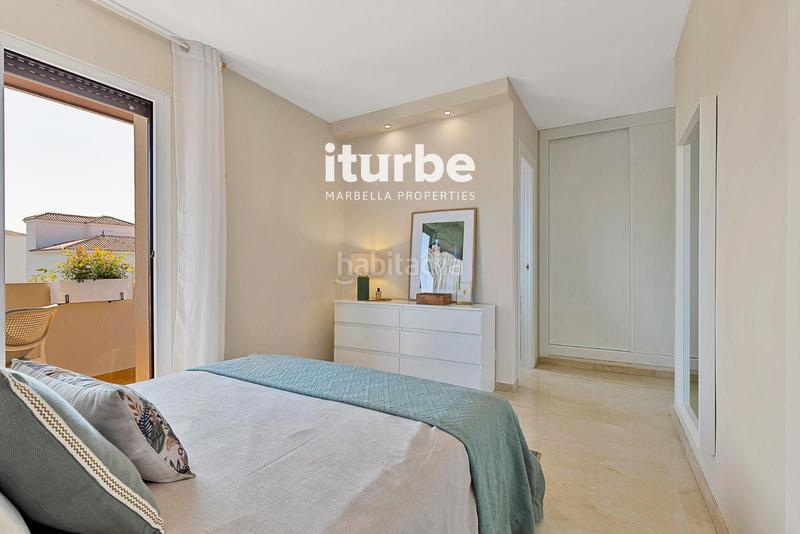 Foto d41d61a4-2150-48ef-a3de-62642fbc4085. Ático luminosa, amplia y con impresionantes vistas a 12 minutos andando de la playa, junto a puerto banús. en Marbella