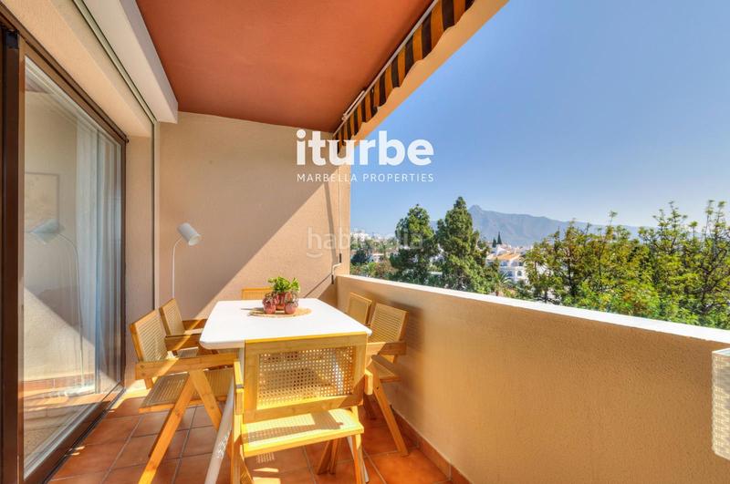 Foto faaf7a9e-a864-48ba-8848-e634815a534b. Ático luminosa, amplia y con impresionantes vistas a 12 minutos andando de la playa, junto a puerto banús. en Marbella