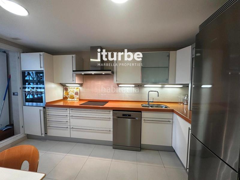 Foto b078b4d7-976e-480a-afcd-5b00fe0f646f. Affitto appartamento con parcheggio piscina in La Carolina - Guadalpín Marbella