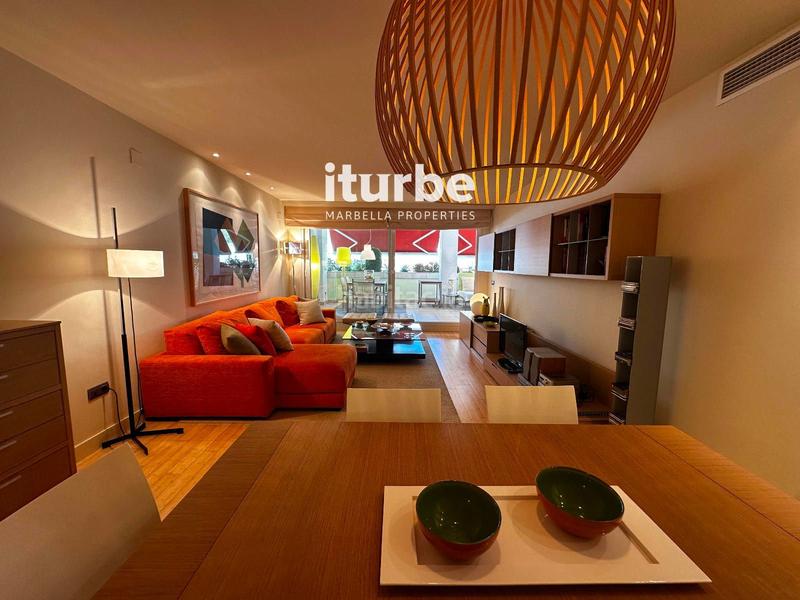 Foto c1cc6fdc-81f6-4e7b-8fc0-8e58fe675b14. Lloguer pis amb aparcament piscina a La Carolina - Guadalpín Marbella