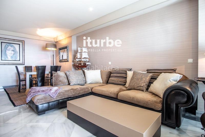 Foto 0baf4007-4051-4c4c-8d24-1fee75f86734. Alquiler piso  en gran con vistas al mar en Playa de la Fontanilla Marbella