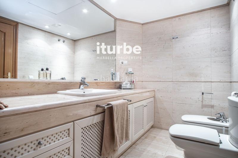 Foto 51c4ba57-92bf-4d3c-84d4-6f32c31054fc. Alquiler piso  en gran con vistas al mar en Playa de la Fontanilla Marbella