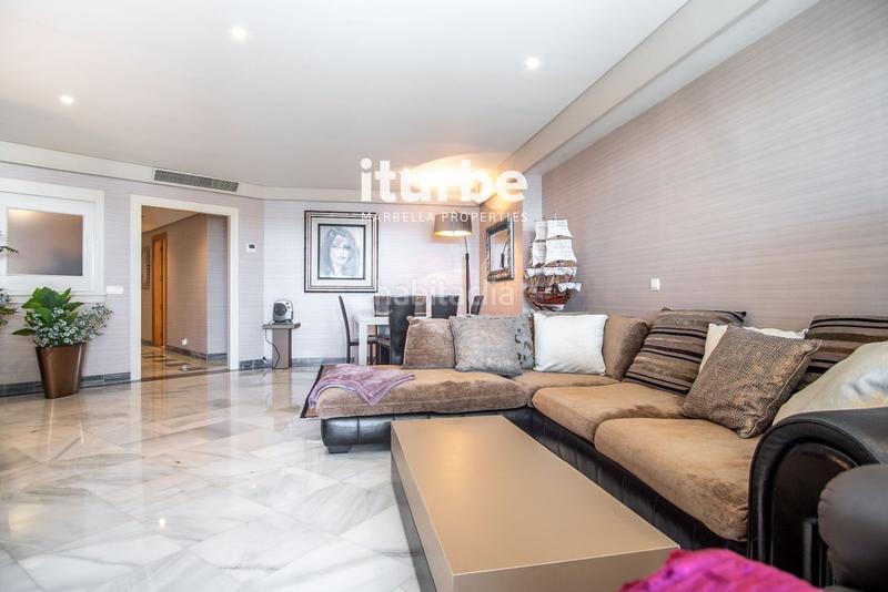 Foto e2f780be-12e0-4972-b131-92876ad83524. Alquiler piso  en gran con vistas al mar en Playa de la Fontanilla Marbella