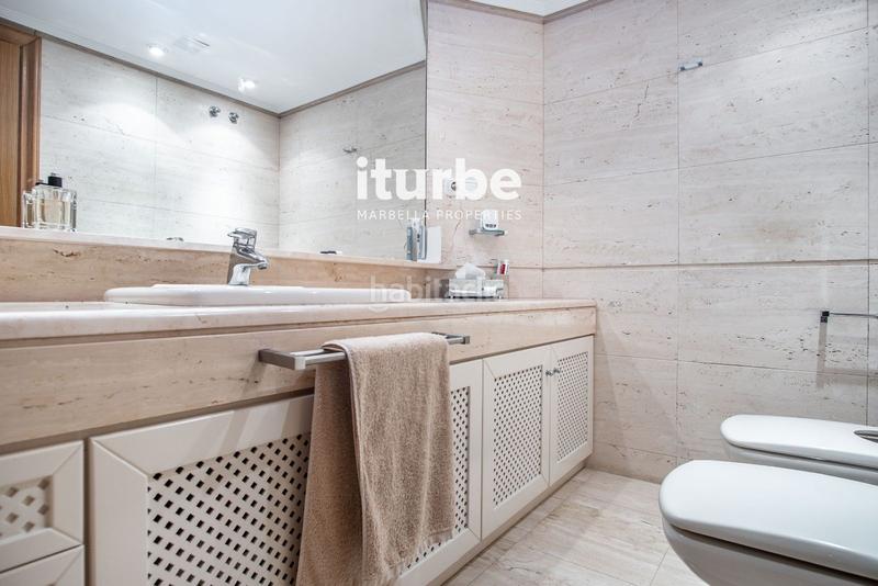 Foto 526f7152-8af2-4871-9855-c82b9e4c1a7e. Miete etagenwohnung mit parking pool in Playa de la Fontanilla Marbella