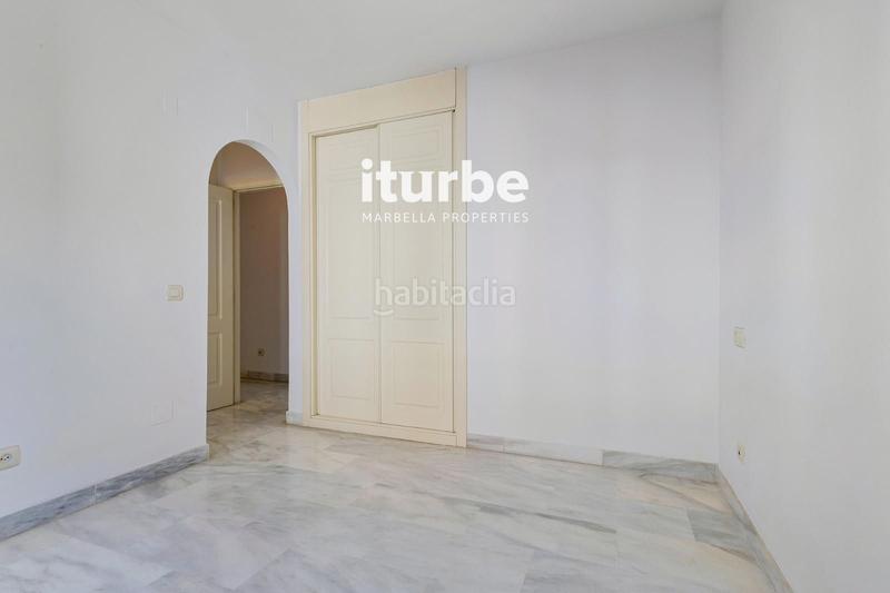 Foto 6b507958-a7f0-4795-bd45-1f516c8e422e. Piso  en jacinto benavente en Huerta Belón - Calvario Marbella