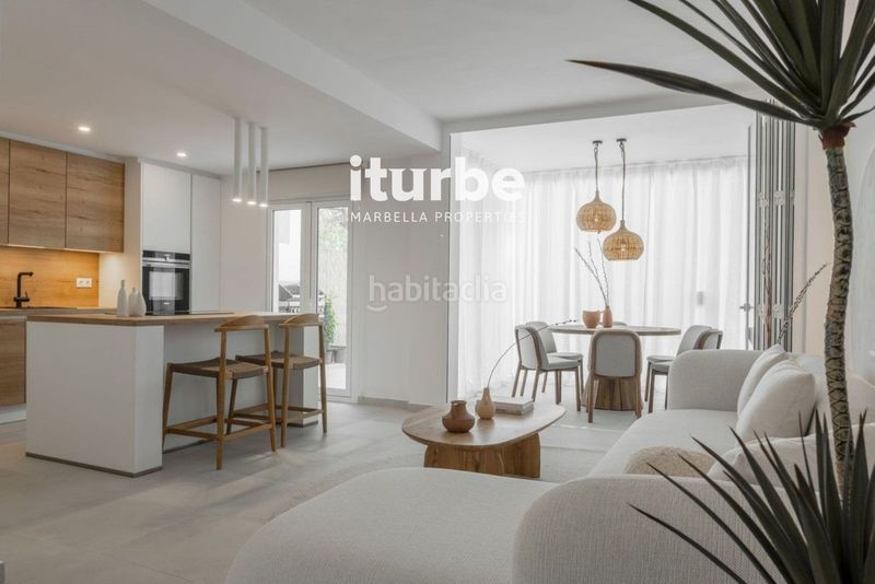 Foto 037c92c1-f388-4d85-bce6-dcee840283cc. Location maison jumelée avec parking piscine dans bahía de Marbella Marbella