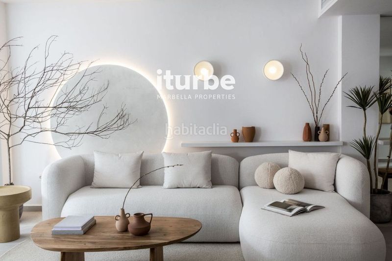 Foto 55540593-5969-4fe5-af37-cbb6adb23c42. Location maison jumelée avec parking piscine dans bahía de Marbella Marbella